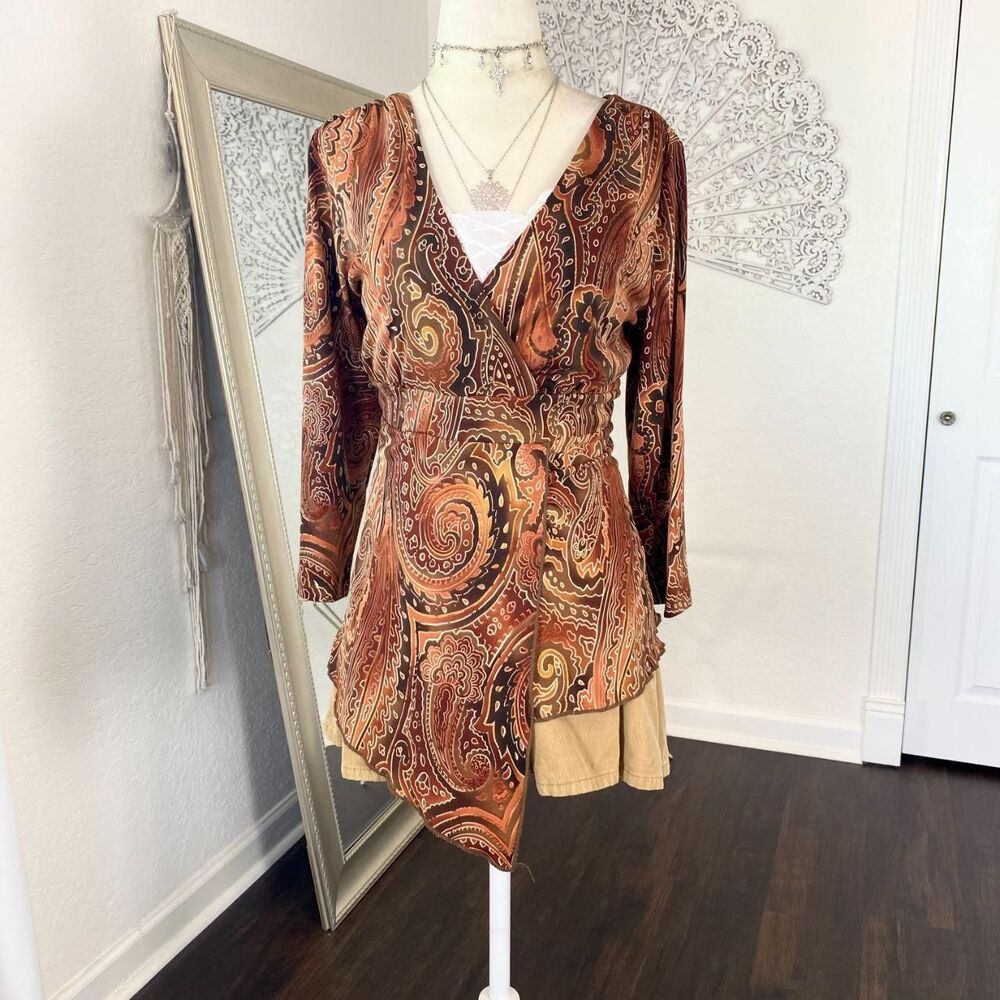 Vintage Made in USA Fairycore Boho Brown Paisley Handkerchief Asymmetric Top L - Picture 2 of 8